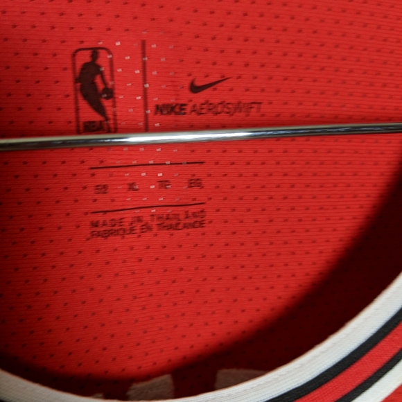 NWT Autographed Denzel Valentine #45 Jersey XL - Picture 5 of 7